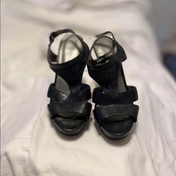 3” 9.5 Coach Heels - Picture 4 of 5